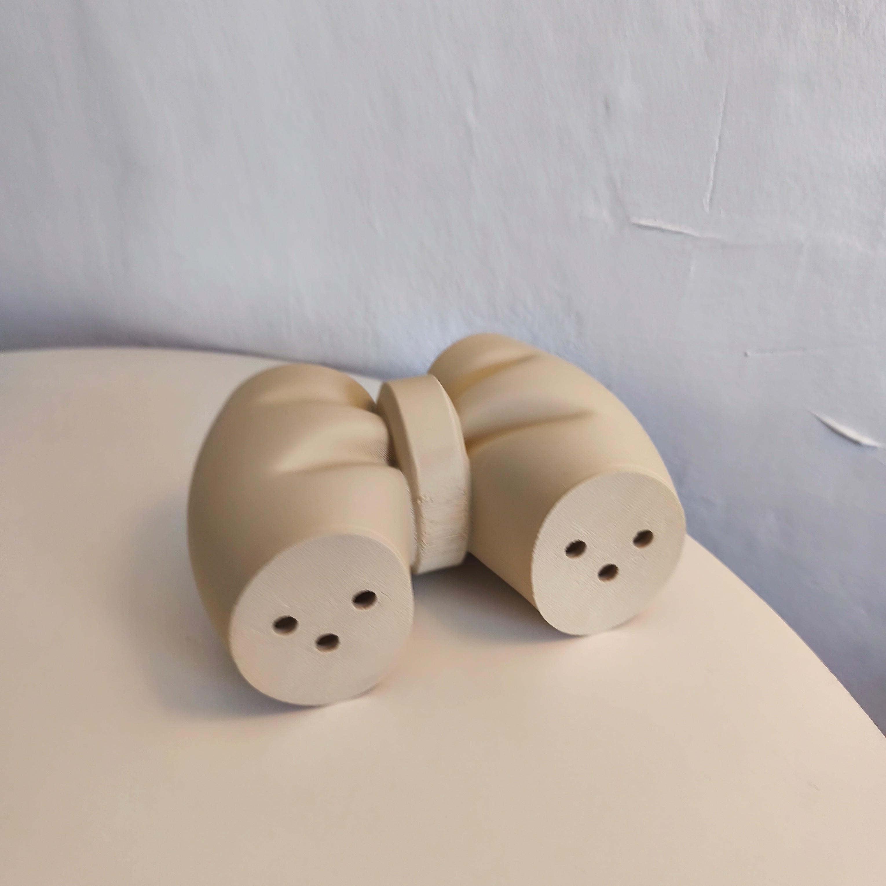 3D Printed Curvy Body Toothbrush Holder